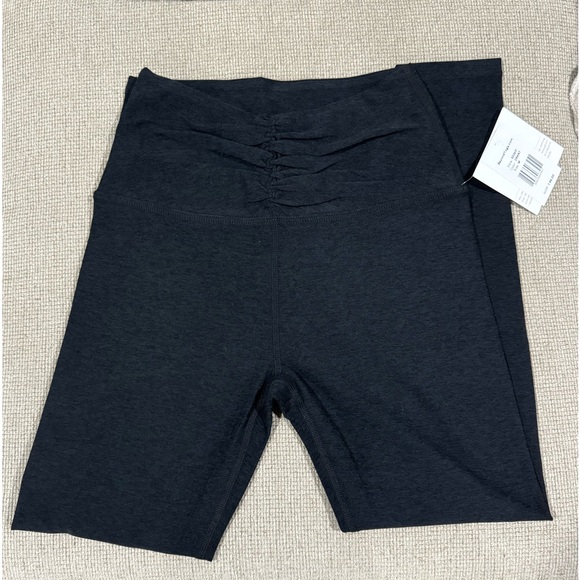 Beyond Yoga Spacedye Centered
Midi Legging in Darkest Night NWT M - Picture 2 of 7